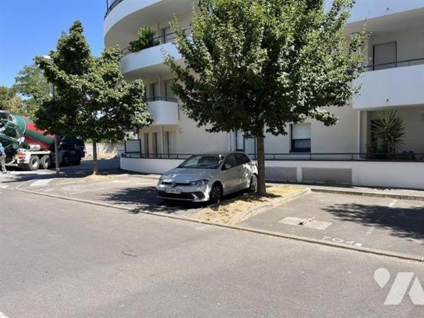 A VENDRE - Saint-Nazaire Villès Martin - Appartement T2 avec chambre séparée et un parking privatif