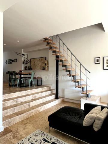 Elégante maison en pierre entièrement restaurée, 4 pièces, au coeur d'un village médiéval (32)