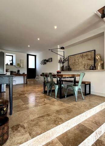 Elégante maison en pierre entièrement restaurée, 4 pièces, au coeur d'un village médiéval (32)