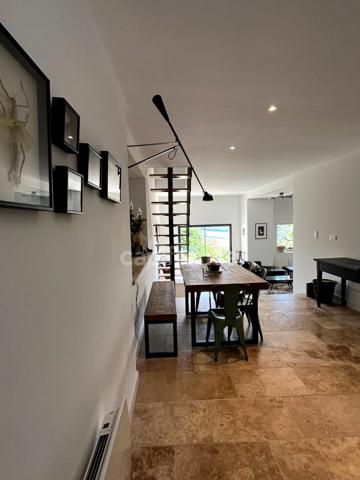 Elégante maison en pierre entièrement restaurée, 4 pièces, au coeur d'un village médiéval (32)