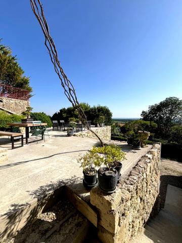 Elégante maison en pierre entièrement restaurée, 4 pièces, au coeur d'un village médiéval (32)