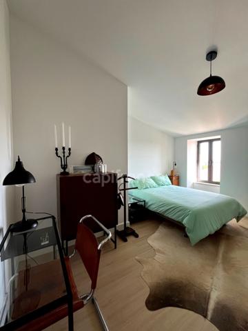 Elégante maison en pierre entièrement restaurée, 4 pièces, au coeur d'un village médiéval (32)