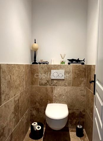 Elégante maison en pierre entièrement restaurée, 4 pièces, au coeur d'un village médiéval (32)