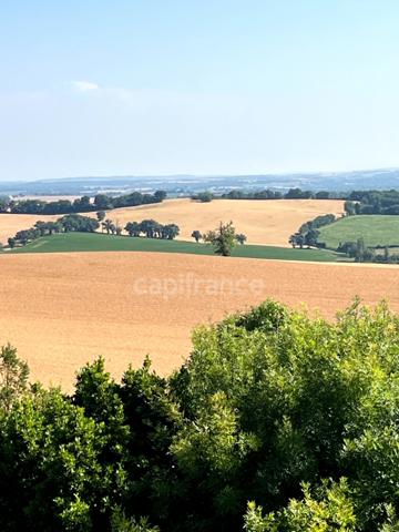 Elégante maison en pierre entièrement restaurée, 4 pièces, au coeur d'un village médiéval (32)