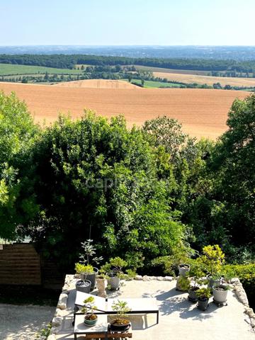 Elégante maison en pierre entièrement restaurée, 4 pièces, au coeur d'un village médiéval (32)