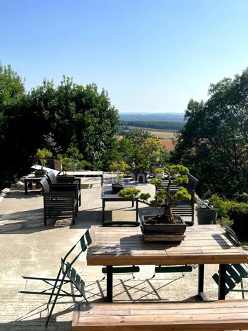 Elégante maison en pierre entièrement restaurée, 4 pièces, au coeur d'un village médiéval (32)