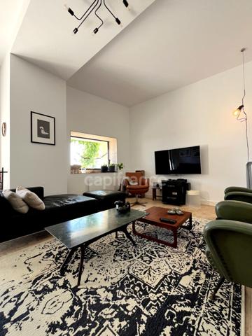 Elégante maison en pierre entièrement restaurée, 4 pièces, au coeur d'un village médiéval (32)