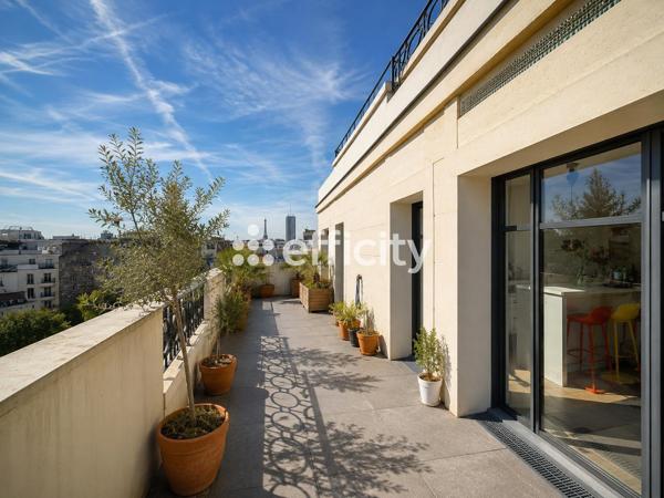 Appartement
         5 pièces
        - 151 m² Bien prestige 1 699 000 € *