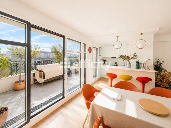 Appartement
         5 pièces
        - 151 m² Bien prestige 1 699 000 € *