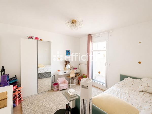 Appartement
         5 pièces
        - 151 m² Bien prestige 1 699 000 € *