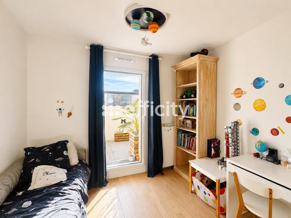 Appartement
         5 pièces
        - 151 m² Bien prestige 1 699 000 € *