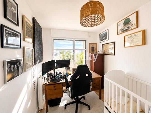 Appartement
         5 pièces
        - 151 m² Bien prestige 1 699 000 € *