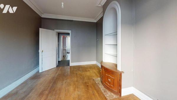 Appartement T3 1er étage, Appartement T3 2ième étage, combles 3ième étage.