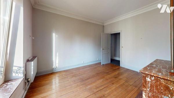 Appartement T3 1er étage, Appartement T3 2ième étage, combles 3ième étage.