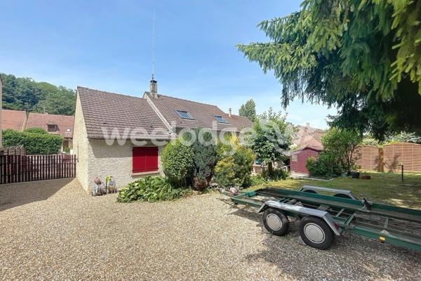 Maison à vendre 6 pièces de 184 m² à Jouy-le-Moutier