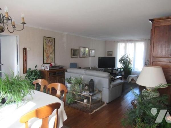 A Vendre à Saint André Les Vergers maison de plain pieds. une surface de 117 m² composée d'un b...