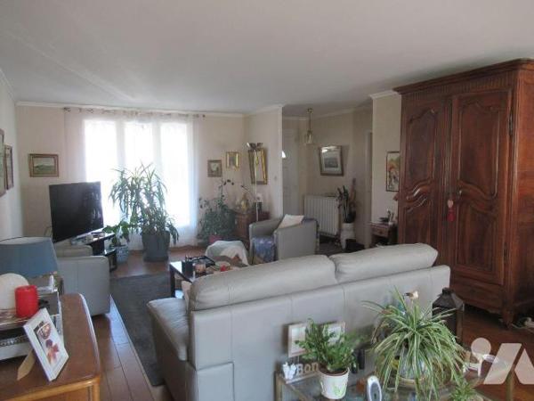 A Vendre à Saint André Les Vergers maison de plain pieds. une surface de 117 m² composée d'un b...