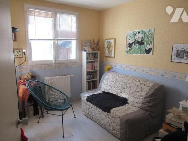 A Vendre à Saint André Les Vergers maison de plain pieds. une surface de 117 m² composée d'un b...