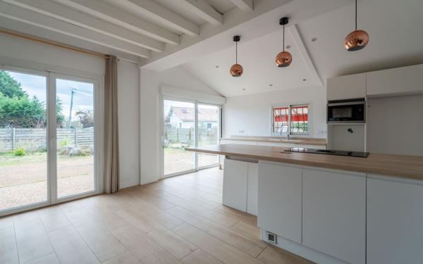 Maison à vendre    7 pièces •  Sanguinet