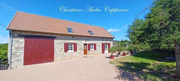 Charolles à 5 minutes, Maison en pierres, rénovée, de 128 m² avec grange attenante aménageable, sur terrain de 2 357 m²