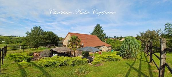 Charolles à 5 minutes, Maison en pierres, rénovée, de 128 m² avec grange attenante aménageable, sur terrain de 2 357 m²