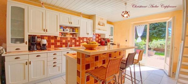 Charolles à 5 minutes, Maison en pierres, rénovée, de 128 m² avec grange attenante aménageable, sur terrain de 2 357 m²