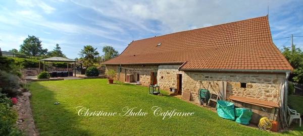Charolles à 5 minutes, Maison en pierres, rénovée, de 128 m² avec grange attenante aménageable, sur terrain de 2 357 m²