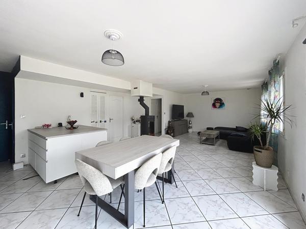 PROCHE DES AXES ET COMMODITES