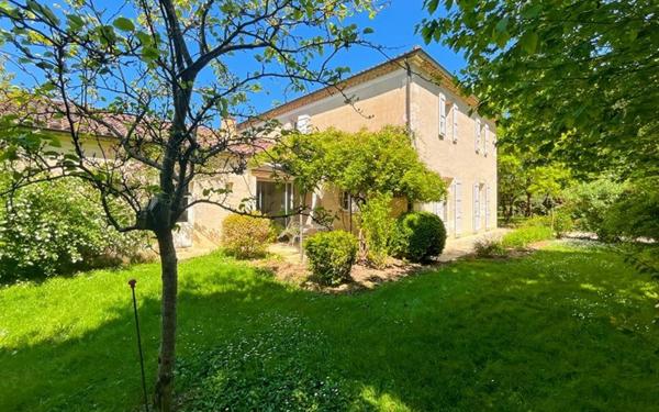 Maison à vendre    6 pièces •  Lectoure