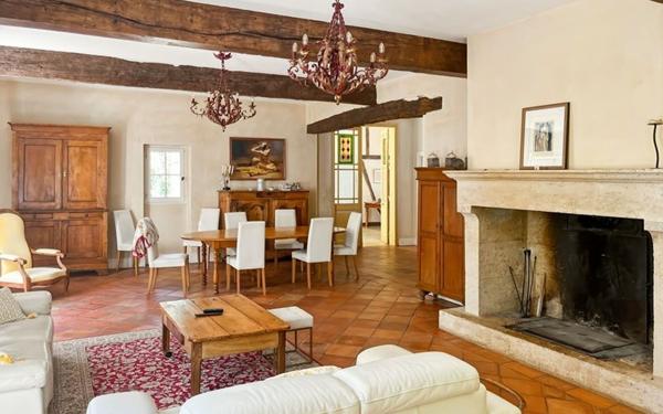 Maison à vendre    6 pièces •  Lectoure