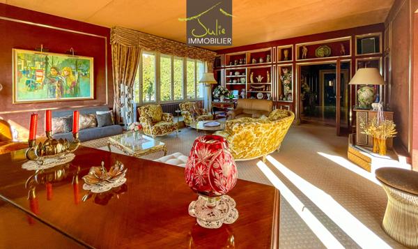 Cerizay propriété de 395 m² hab. sur terrain de 1.19 Hectare