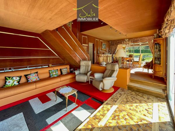 Cerizay propriété de 395 m² hab. sur terrain de 1.19 Hectare