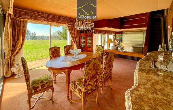 Cerizay propriété de 395 m² hab. sur terrain de 1.19 Hectare
