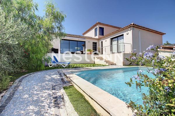 À VENDRE TRANS EN PROVENCE Villa de 154 m² avec 3 suites sur 750 m² de terrain avec piscine