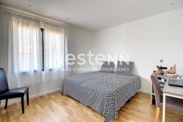 À VENDRE TRANS EN PROVENCE Villa de 154 m² avec 3 suites sur 750 m² de terrain avec piscine