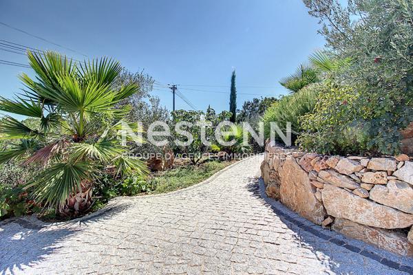 À VENDRE TRANS EN PROVENCE Villa de 154 m² avec 3 suites sur 750 m² de terrain avec piscine