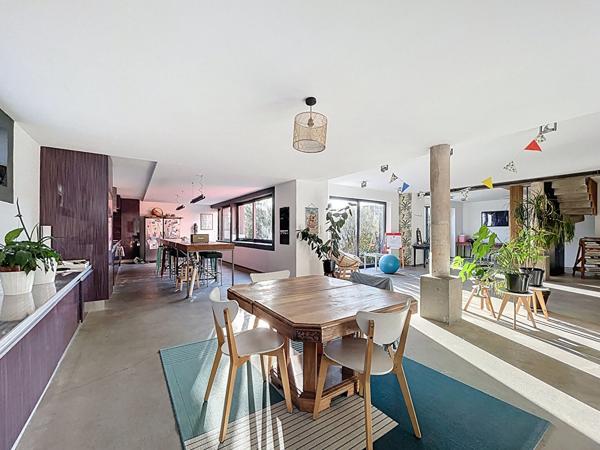 Maison Nantes Chantenay aux Grands Volumes avec Atelier, 5 Chambres et +, Lumineuse et Modulable