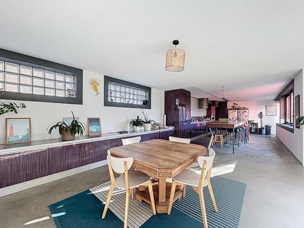 Maison Nantes Chantenay aux Grands Volumes avec Atelier, 5 Chambres et +, Lumineuse et Modulable