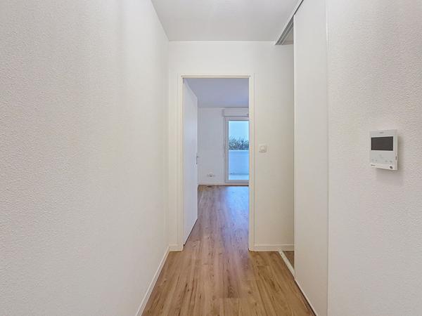 SAINT SEBASTIEN SUR LOIRE APPARTEMENT T2 RESIDENCE RECENTE STATIONNEMENT BALCON