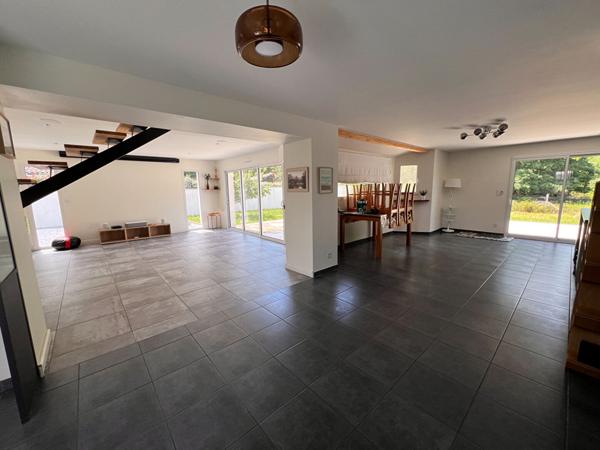 Maison Le Barp 166.49 m2