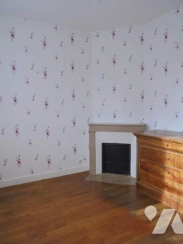 BEAUGENCY, Maison de ville, Loiret (45)

Maison de ville en bon état d'entretien comprenant : e...