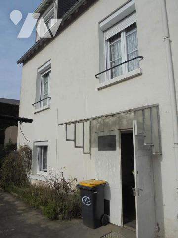 BEAUGENCY, Maison de ville, Loiret (45)

Maison de ville en bon état d'entretien comprenant : e...