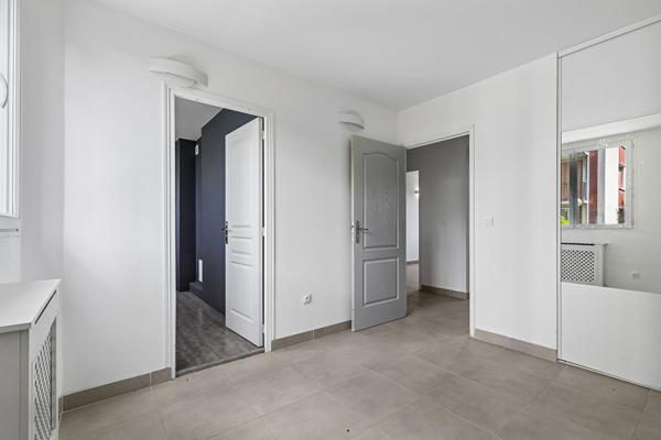 APPARTEMENT - 4 PIECES - NOISY LE SEC - proche du RER E