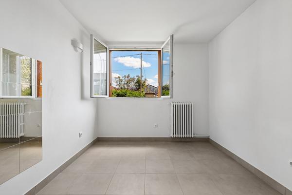 APPARTEMENT - 4 PIECES - NOISY LE SEC - proche du RER E