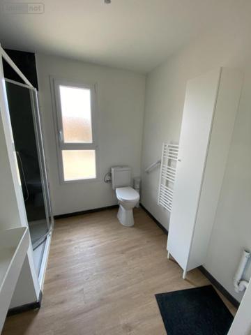 Maison à louer à Méral en Mayenne (53230), ref : 53032-L324