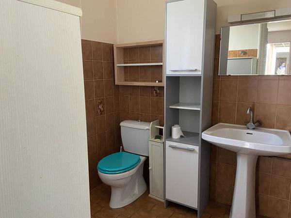 Saint Gilles Croix De Vie maison de 165 m2 comprenant 5 studios au pied des commerces