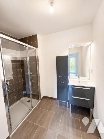 À VENDRE – Appartement T2 de 2019 avec balcon et place de parking numérotée et sécurisée – Nantes