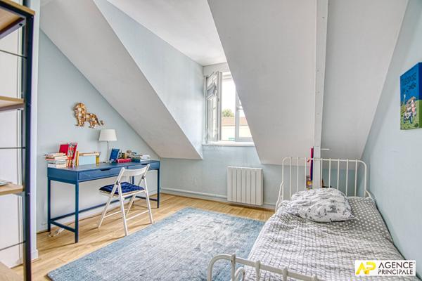 Le Chesnay Plateau Saint-Antoine Appartement duplex 5 pièces "esprit maison " 153.05m² au sol avec cave et parking €949 000 ** - Référence 25895