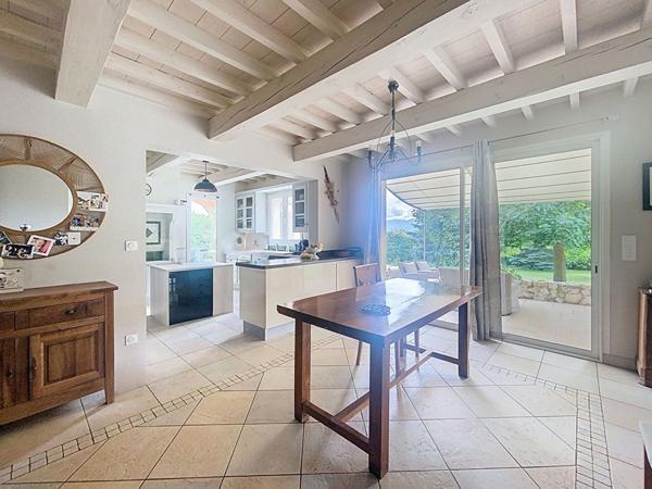 Maison Provençale à vendre à Laragne-Monteglin - 6 pièces, piscine et grand terrain