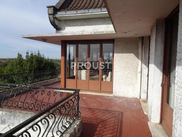 Niort quartier recouvrance maison de 123 m², terrasse, garage et jardin, sous-sol.
